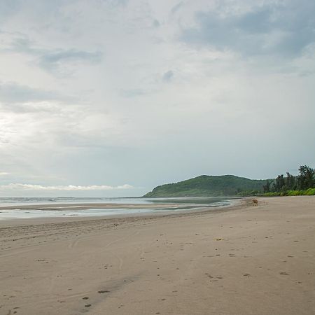 White Sand Beach Resort Kondivali Exterior foto