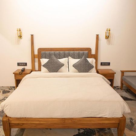 White Sand Beach Resort Kondivali Exterior foto