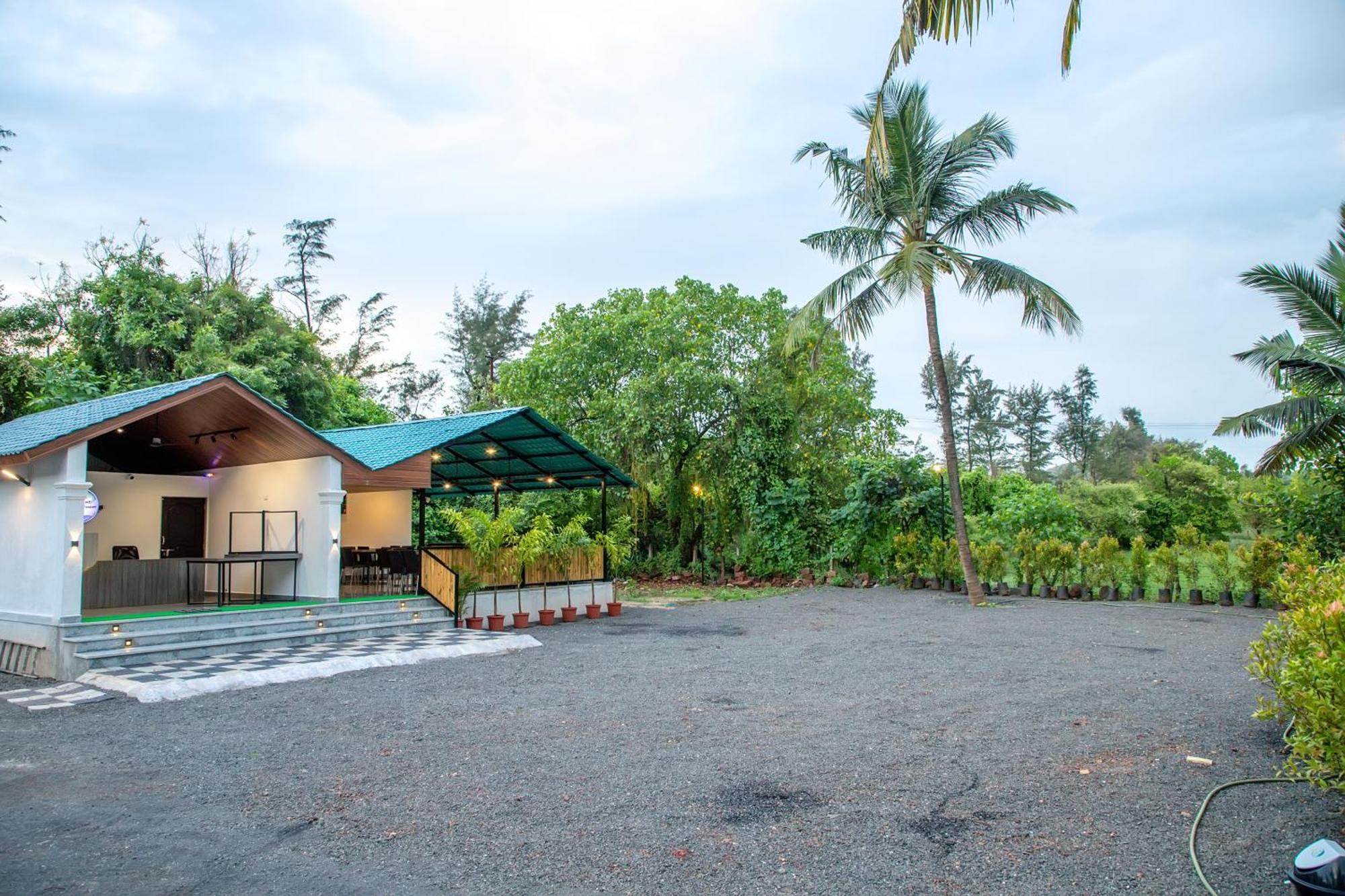 White Sand Beach Resort Kondivali Exterior foto