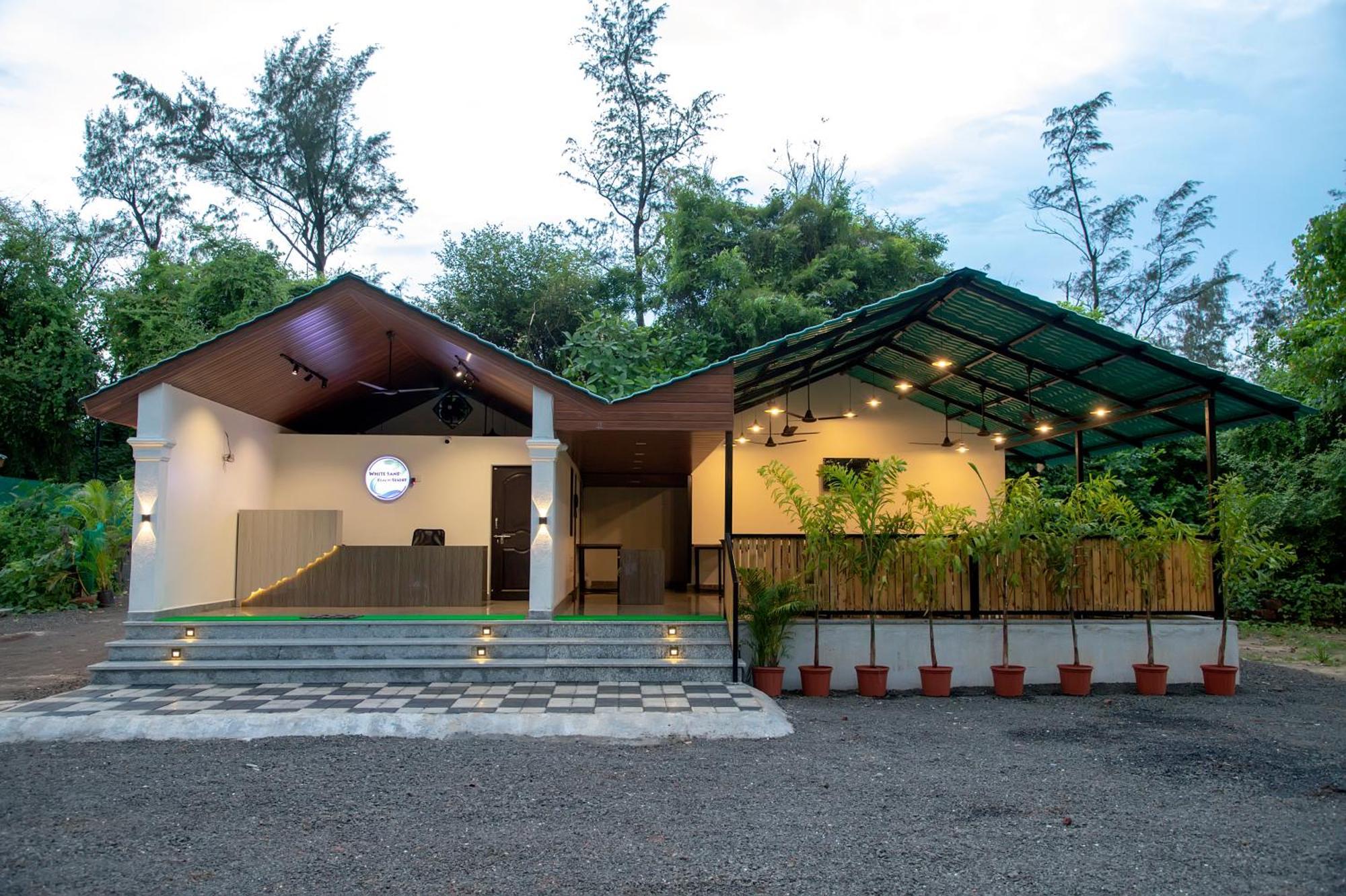 White Sand Beach Resort Kondivali Exterior foto