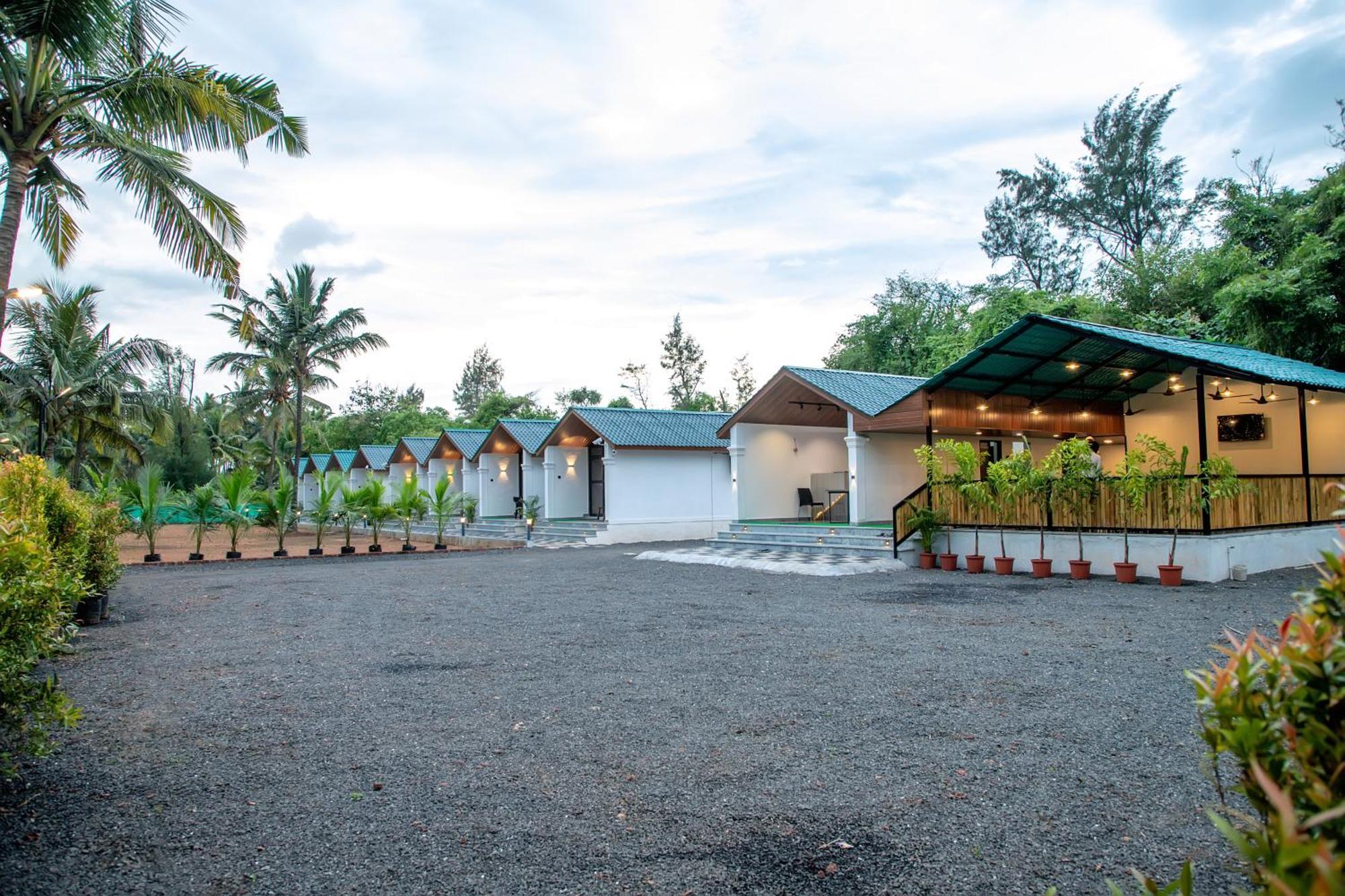White Sand Beach Resort Kondivali Exterior foto